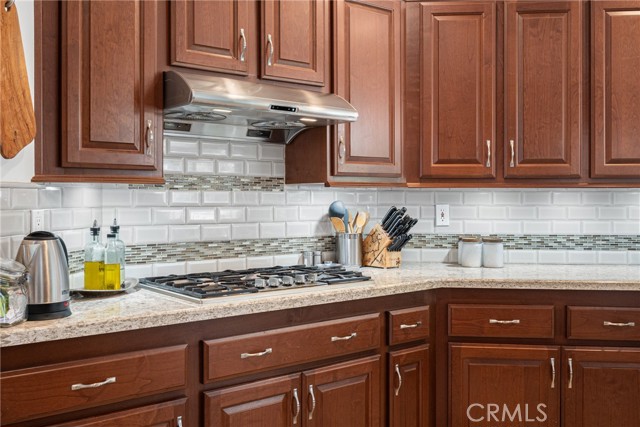 Detail Gallery Image 17 of 48 For 1065 Summerplace Ct, Corona,  CA 92881 - 4 Beds | 3/1 Baths