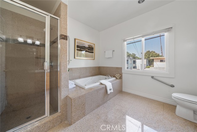 Detail Gallery Image 14 of 19 For 1207 Del Rey Ave, Pasadena,  CA 91107 - 3 Beds | 2/1 Baths