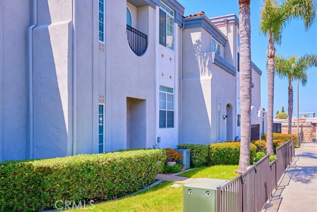 Detail Gallery Image 2 of 35 For 825 N Cleveland St #F,  Oceanside,  CA 92054 - 2 Beds | 2/1 Baths