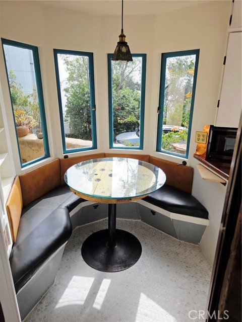1403 Avon Park, Los Angeles CA: https://media.crmls.org/medias/8fbfafa0-0228-459f-a05c-6d3884420073.jpg