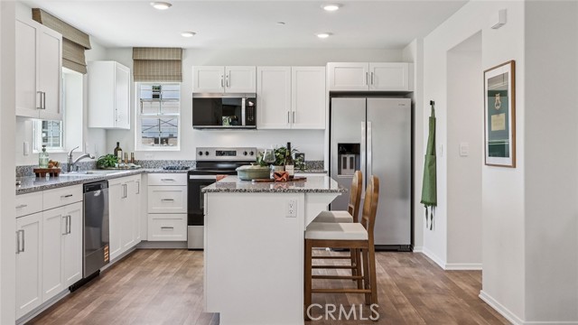 Detail Gallery Image 10 of 36 For 30968 Olas Ct, Lake Elsinore,  CA 92530 - 3 Beds | 2/1 Baths