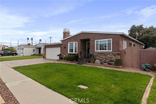 Detail Gallery Image 4 of 33 For 23714 Alliene Ave, Torrance,  CA 90501 - 4 Beds | 2 Baths