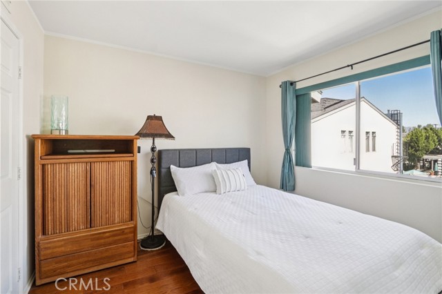 Detail Gallery Image 36 of 37 For 12390 Chandler Bld #J,  Valley Village,  CA 91607 - 3 Beds | 2/1 Baths