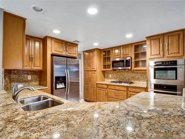Detail Gallery Image 3 of 39 For 76871 Castle Ct, Palm Desert,  CA 92211 - 4 Beds | 3/1 Baths