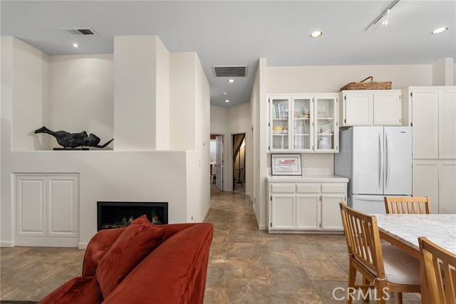 Detail Gallery Image 21 of 59 For 1975 Heritage Oak, Chico,  CA 95928 - 3 Beds | 2 Baths