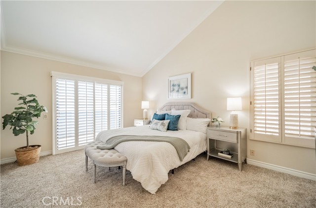 811 Oceanhill Drive, Huntington Beach CA: https://media.crmls.org/medias/8fc14095-5f08-422b-aa43-b2d49880c42f.jpg