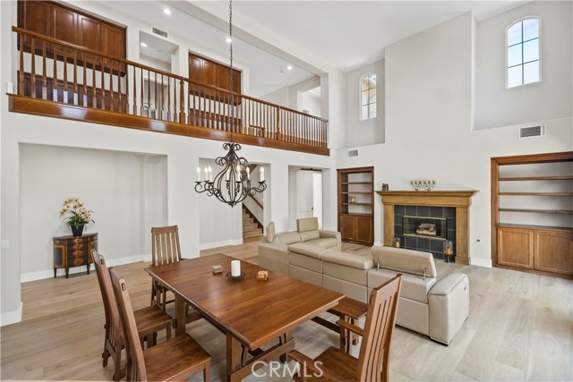 Detail Gallery Image 8 of 58 For 32 New Dawn, Irvine,  CA 92620 - 5 Beds | 4/1 Baths