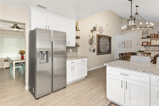 Detail Gallery Image 13 of 45 For 28216 Eucalyptus, Highland,  CA 92346 - 3 Beds | 2/1 Baths