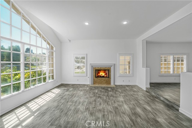 9455 Brandon Court, Northridge CA: https://media.crmls.org/medias/8fc24f65-c1c9-474e-b18a-1eb965f1d978.jpg