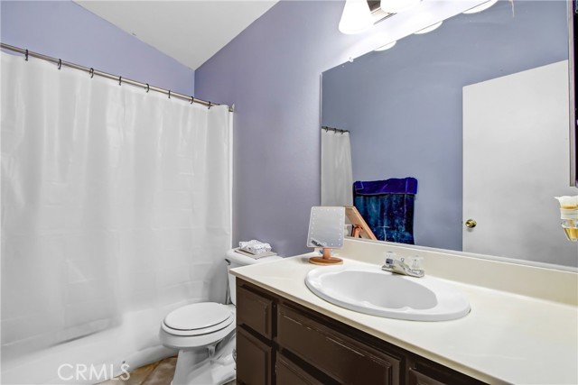 19376 Lambeth Ct, Riverside CA: https://media.crmls.org/medias/8fc29dcd-d23f-4b46-9210-45c03326d0af.jpg