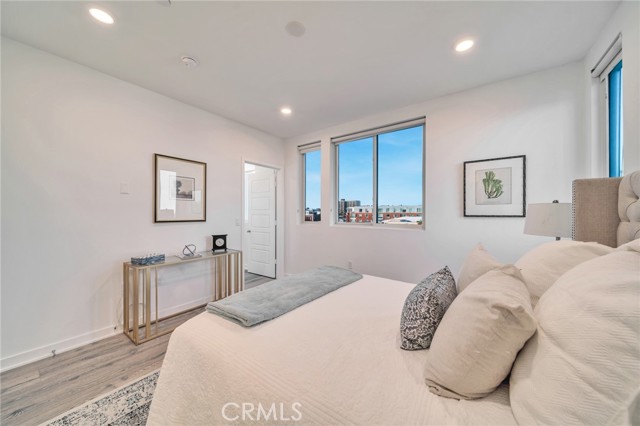 Detail Gallery Image 15 of 32 For 273 W 8th St, San Pedro,  CA 90731 - 4 Beds | 3/1 Baths