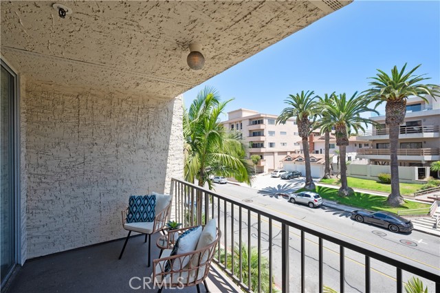555 Esplanade, Redondo Beach, California 90277, 2 Bedrooms Bedrooms, ,2 BathroomsBathrooms,Residential,For Sale,Esplanade,SB25176397