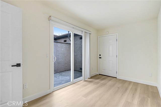 Detail Gallery Image 6 of 12 For 533 W 9th, Upland,  CA 91786 - 2 Beds | 2 Baths