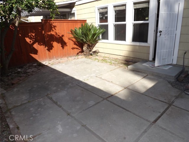 476 E Center Street, Anaheim CA: https://media.crmls.org/medias/8fc360ce-4b41-4a17-a9ee-2deb6606a5b2.jpg
