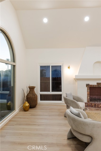 Detail Gallery Image 9 of 42 For 1935 W 76th St, Los Angeles,  CA 90047 - 3 Beds | 3 Baths