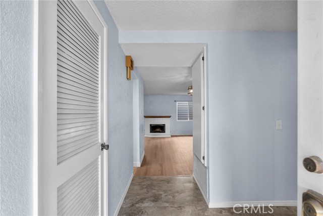 Detail Gallery Image 3 of 34 For 15735 Nordhoff St #36,  North Hills,  CA 91343 - 2 Beds | 2/1 Baths