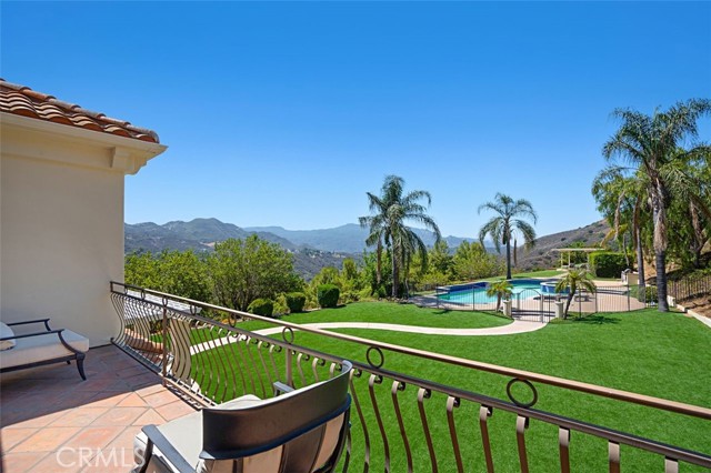 Detail Gallery Image 15 of 25 For 24992 Normans Way, Calabasas,  CA 91302 - 5 Beds | 5 Baths
