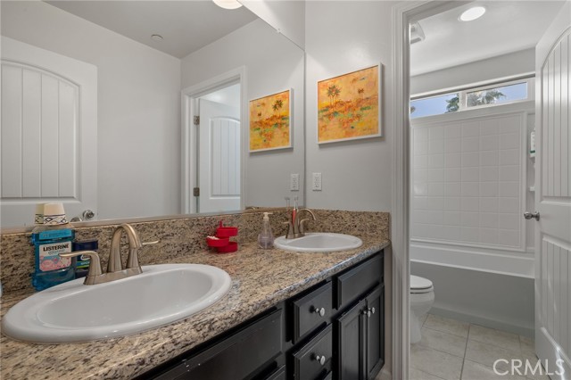 12200 White Rapids Way, Bakersfield CA: https://media.crmls.org/medias/8fc548df-531f-4ce3-b697-e9d94f36ab1d.jpg