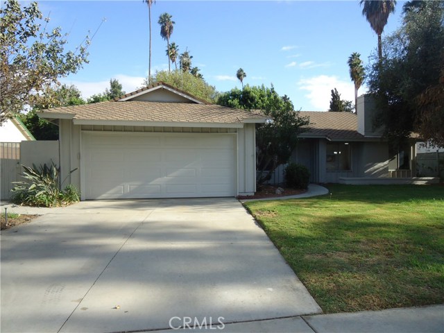 2740 Bubbling Well Rd, Riverside, CA 92501