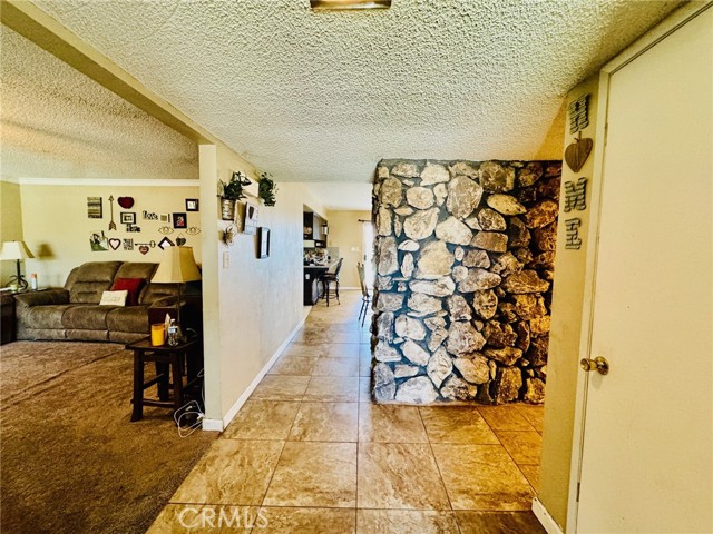 Detail Gallery Image 7 of 32 For 3208 Sunview Dr, Bakersfield,  CA 93306 - 3 Beds | 2 Baths