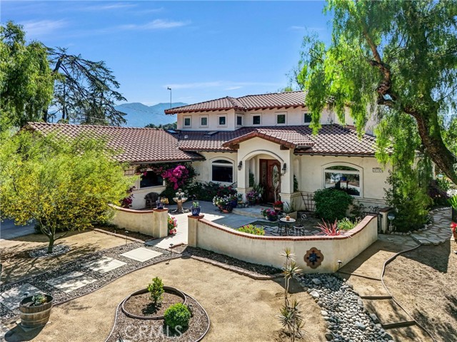 10345 McBroom Street, Sunland CA: https://media.crmls.org/medias/8fc6b1aa-2655-4e9b-9544-fe7a0a2e1444.jpg