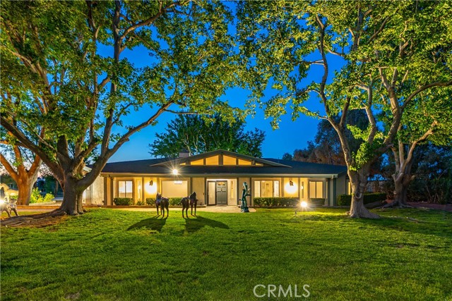Detail Gallery Image 1 of 74 For 2755 W Avenue, Palmdale,  CA 93551 - 5 Beds | 3/1 Baths