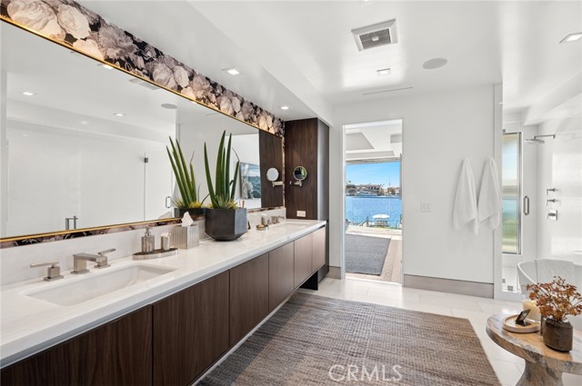 Image 25 of 62 For 304 Bay Front