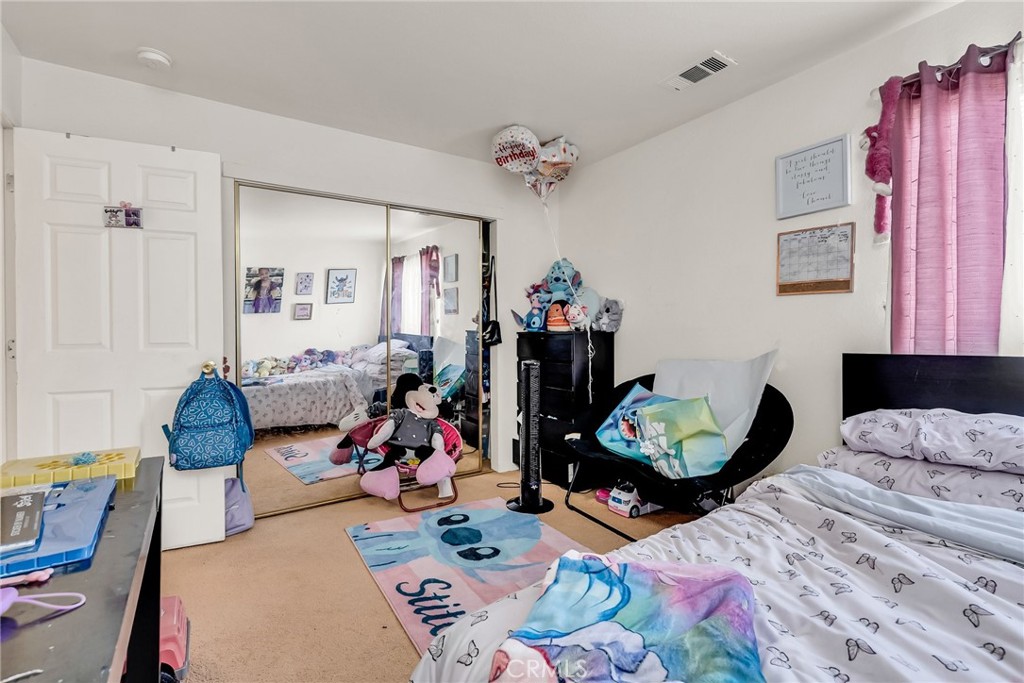 https://media.crmls.org/medias/8fc76a63-848a-4916-9fbc-6006f3df19b3.jpg?preset=X-Large