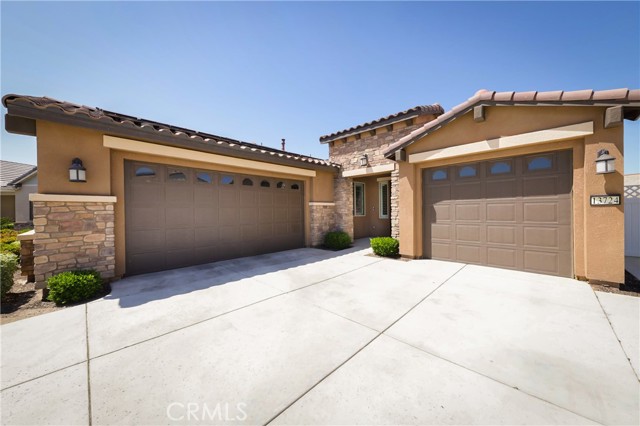 Detail Gallery Image 4 of 33 For 13724 Pixton Ave, Bakersfield,  CA 93311 - 4 Beds | 2/1 Baths
