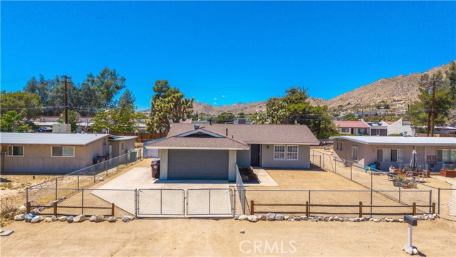 Detail Gallery Image 2 of 37 For 7000 Tamarisk Ave, Yucca Valley,  CA 92284 - 2 Beds | 1 Baths