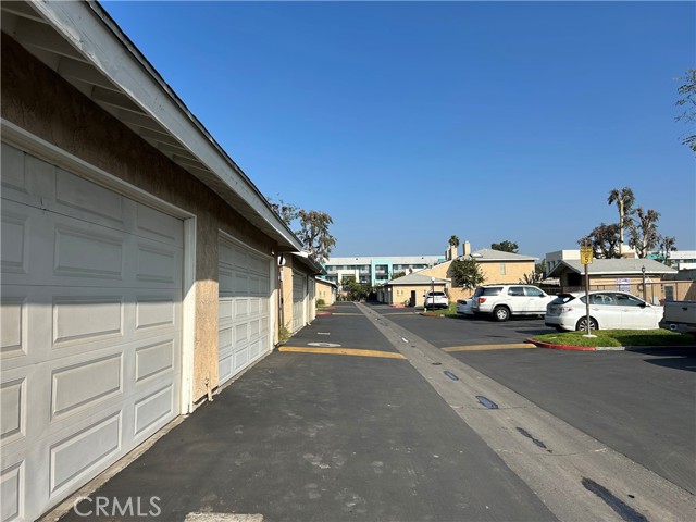 Detail Gallery Image 25 of 27 For 926 Willardson Way a,  Santa Ana,  CA 92703 - 3 Beds | 2/1 Baths