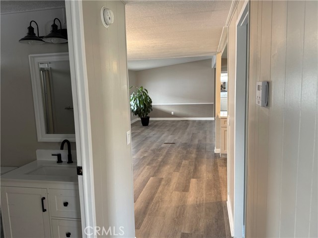 Detail Gallery Image 19 of 30 For 1456 E Philadelphia St #300,  Ontario,  CA 91761 - 3 Beds | 2 Baths