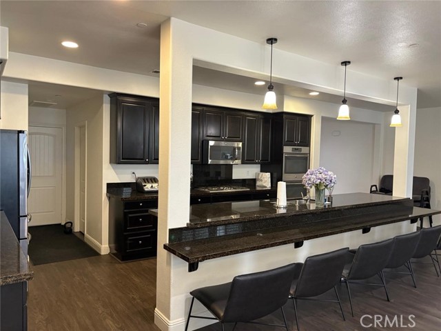 Detail Gallery Image 10 of 36 For 6111 Peregrine Dr, Jurupa Valley,  CA 91752 - 7 Beds | 4/1 Baths