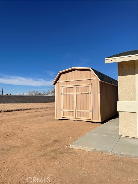 Detail Gallery Image 5 of 15 For 21150 Lone Eagle, Apple Valley,  CA 92308 - 3 Beds | 2 Baths
