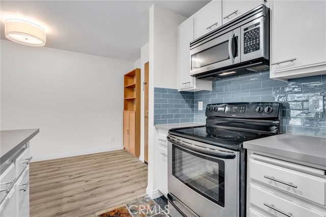 Detail Gallery Image 15 of 29 For 4260 via Arbolada #206,  Los Angeles,  CA 90042 - 1 Beds | 1 Baths