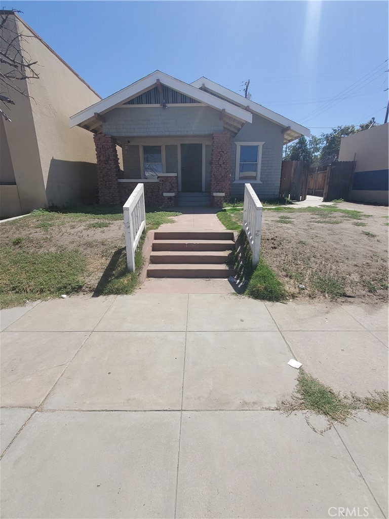 225 18th Street, Bakersfield, CA 93301