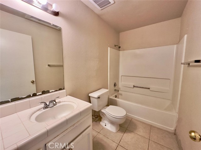 Detail Gallery Image 6 of 17 For 232 N Adrian Ave, Fresno,  CA 93727 - 3 Beds | 2 Baths