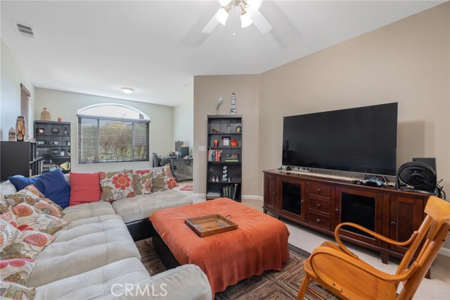 Detail Gallery Image 14 of 75 For 6030 W Country Ct, Visalia,  CA 93277 - 4 Beds | 2/1 Baths