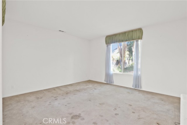 Detail Gallery Image 5 of 20 For 17384 Blue Ridge Ct, Riverside,  CA 92503 - 5 Beds | 2/2 Baths