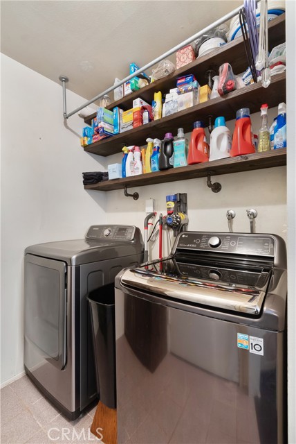 14432 Elmhurst Cir, Huntington Beach CA: https://media.crmls.org/medias/8fcc246e-d4e7-4cd2-a16a-a536afd7c28f.jpg