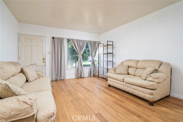 7558 Citronell Avenue, Pico Rivera CA: https://media.crmls.org/medias/8fcc35d6-dd7c-4381-a1f7-6eff8281627b.jpg