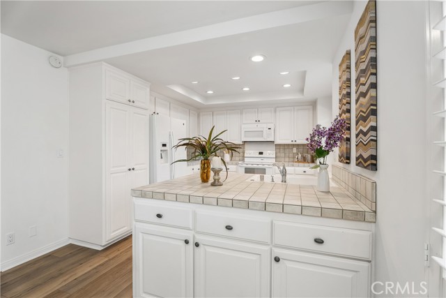 980 Palo Verde Avenue, Long Beach CA: https://media.crmls.org/medias/8fcdbfeb-889c-487f-94b5-6f129684925a.jpg
