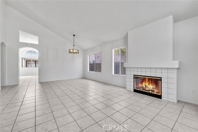 Detail Gallery Image 4 of 20 For 12820 Pan Am Bld, Moreno Valley,  CA 92553 - 3 Beds | 2 Baths