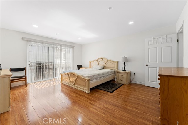 530 W Stocker Street, Glendale CA: https://media.crmls.org/medias/8fcf199f-b7bc-4501-8466-037ed10e6a4b.jpg