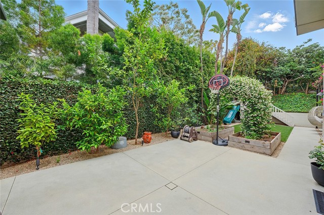 6360 E Vera Crest Drive, Long Beach CA: https://media.crmls.org/medias/8fcf2a3d-30df-4ca3-b19d-29445c8363b1.jpg