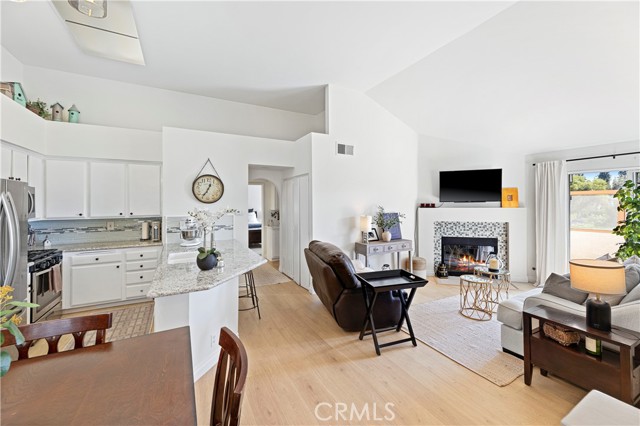 Front Image Thumbnail for CROC26023768