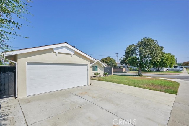 6881 Belgrave Avenue, Garden Grove CA: https://media.crmls.org/medias/8fd0c3ea-7c71-436e-99aa-2b467f2ca46c.jpg