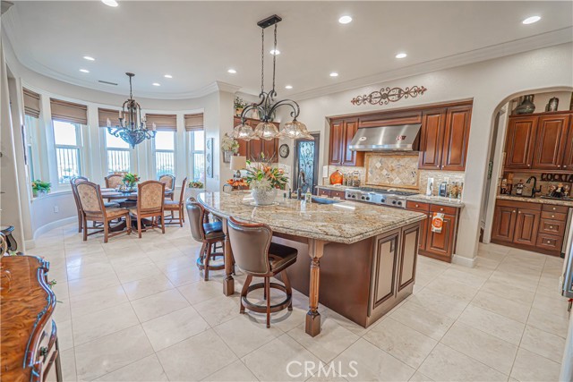 Detail Gallery Image 10 of 75 For 26524 Valley Oak Ln, Valencia,  CA 91381 - 5 Beds | 5/1 Baths