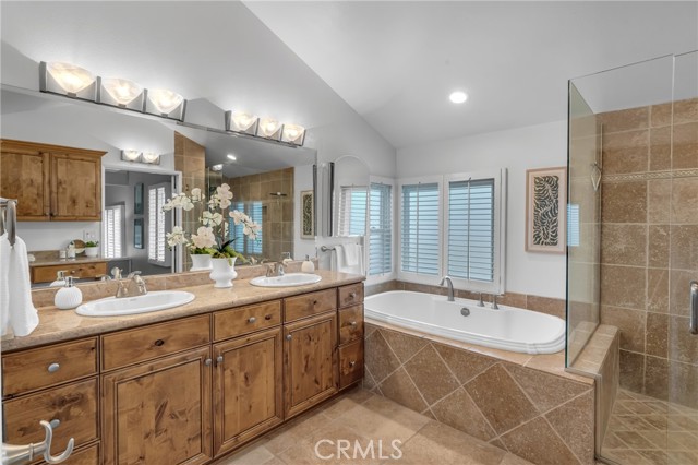 3652 San Joaquin Avenue, Los Alamitos CA: https://media.crmls.org/medias/8fd1ad0f-aedb-4cc9-bf9c-7acb3de6b461.jpg