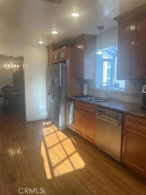 2257 Daisy Avenue, Long Beach CA: https://media.crmls.org/medias/8fd1d19a-c68e-4bef-bafa-236809e7ff92.jpg